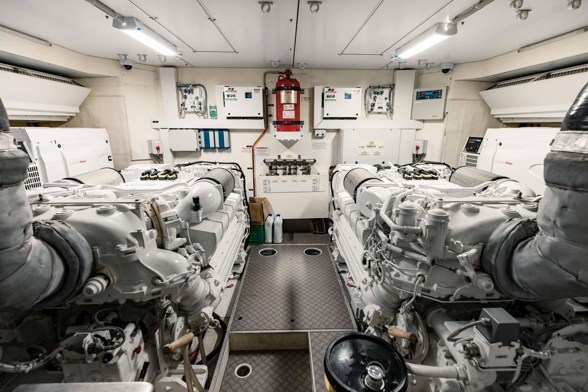 2017 Ferretti Yachts 75 