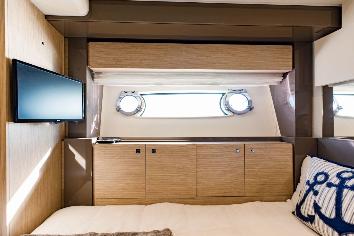 2017 Ferretti Yachts 75 