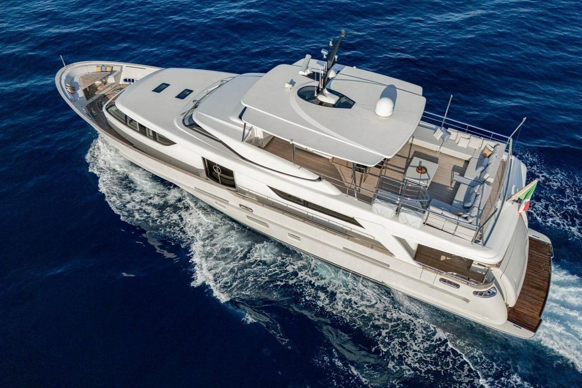 2015 Sanlorenzo 90 