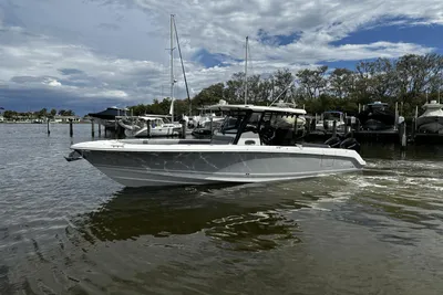 Boston Whaler 330 Outrage