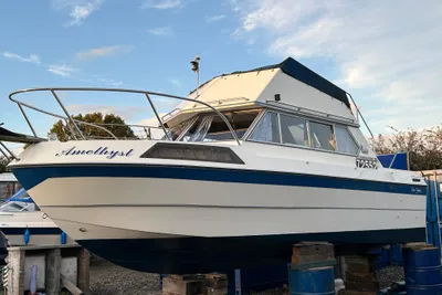 1986 Cruisers Sea Jewel Command Bridge