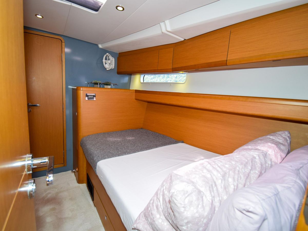 2013 Jeanneau 58 