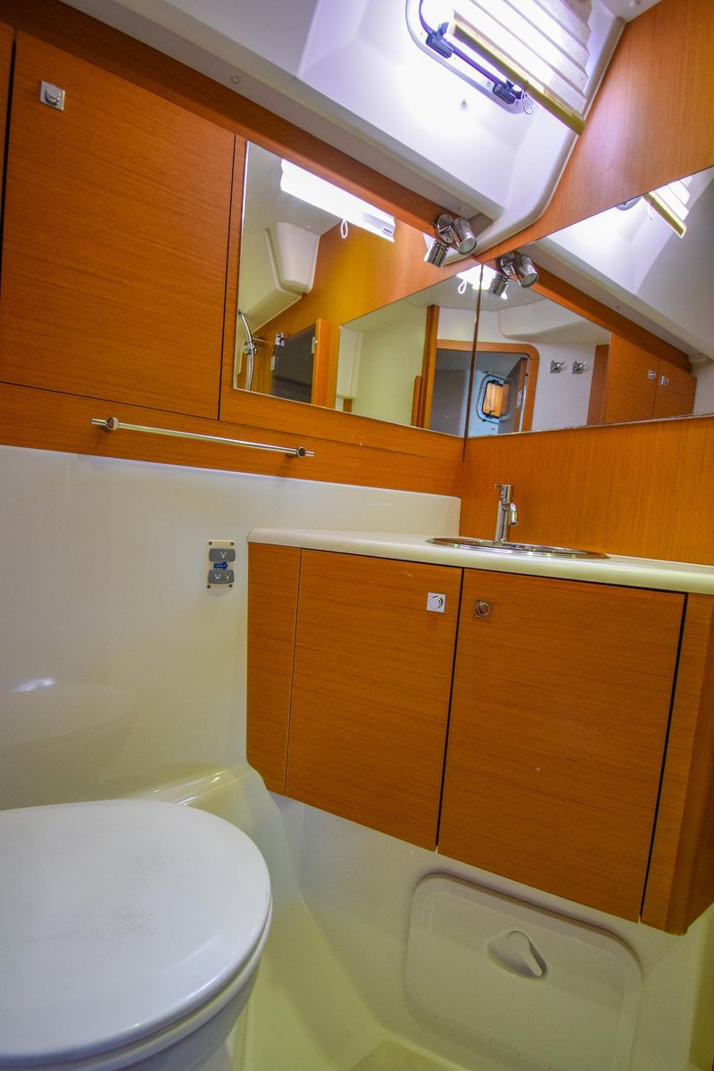 2013 Jeanneau 58 