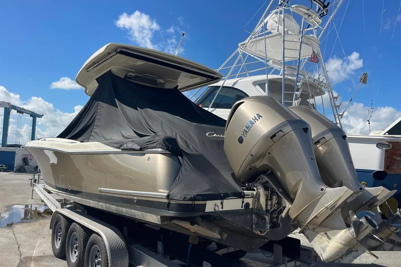  Yacht Photos Pics 2020 Chris-Craft Catalina 30 boat with Yamaha engines on a trailer.
