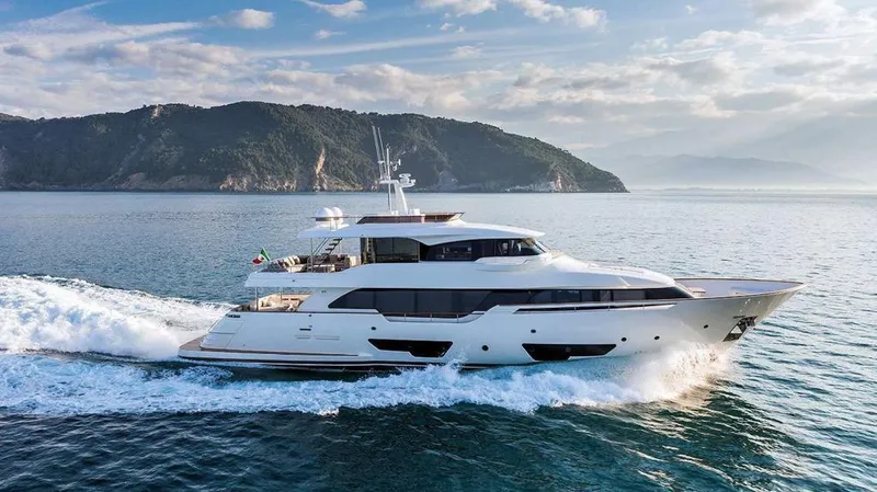 Miotu IV Yacht Photos Pics 