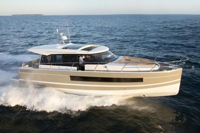 Yacht