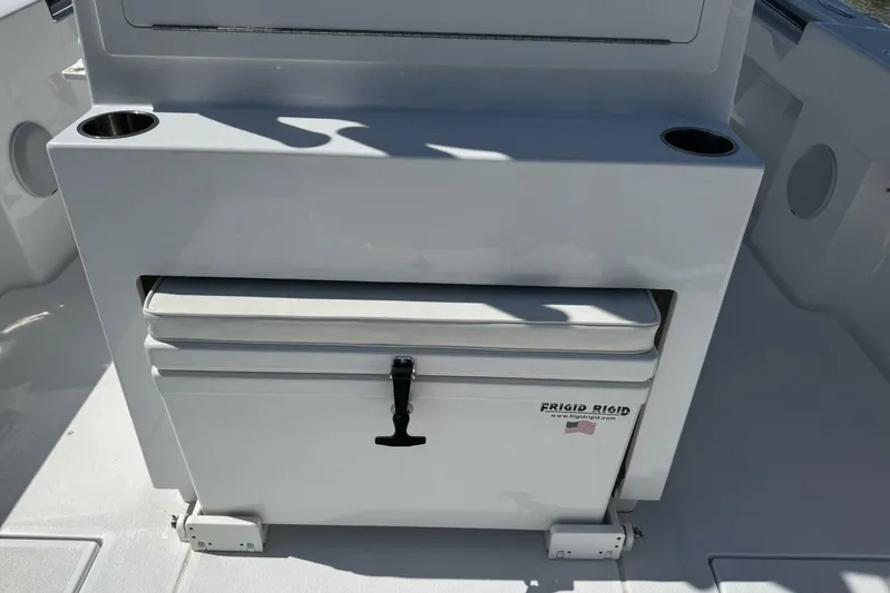  Yacht Photos Pics Onslow Bay 33 TE 2022 boat with Frigid Rigid cooler and cup holders.