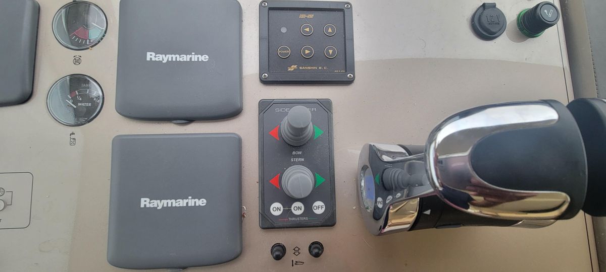 2009 Ferretti Yachts 47 