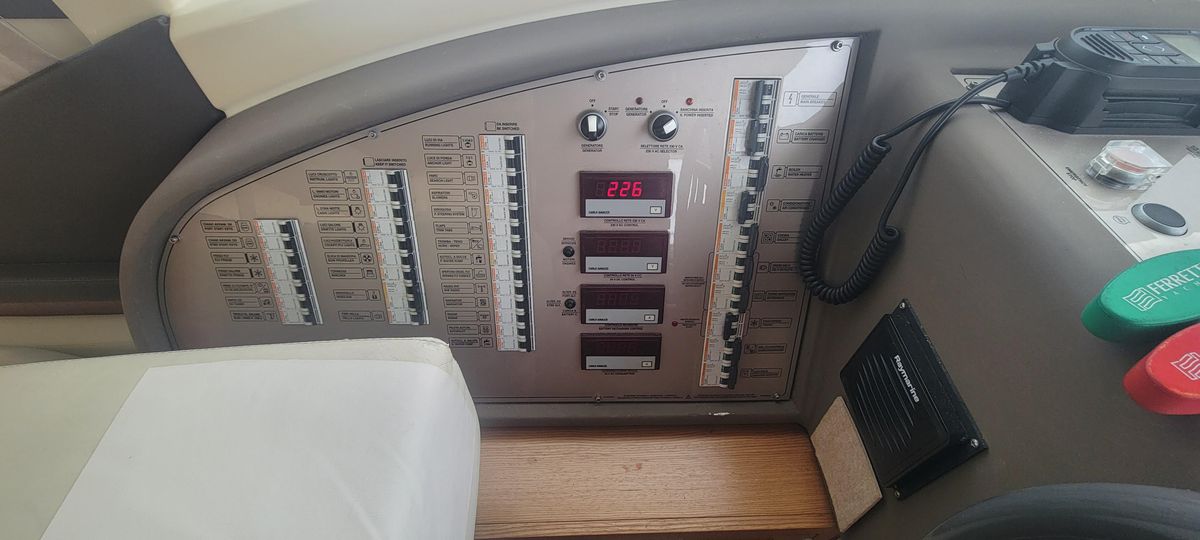 2009 Ferretti Yachts 47 