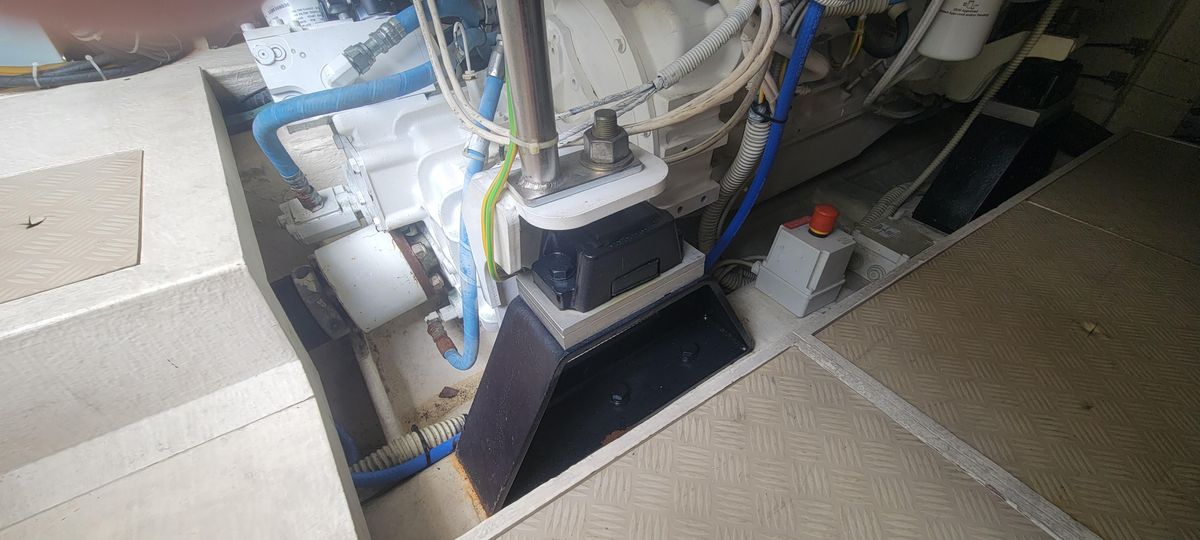 2009 Ferretti Yachts 47 