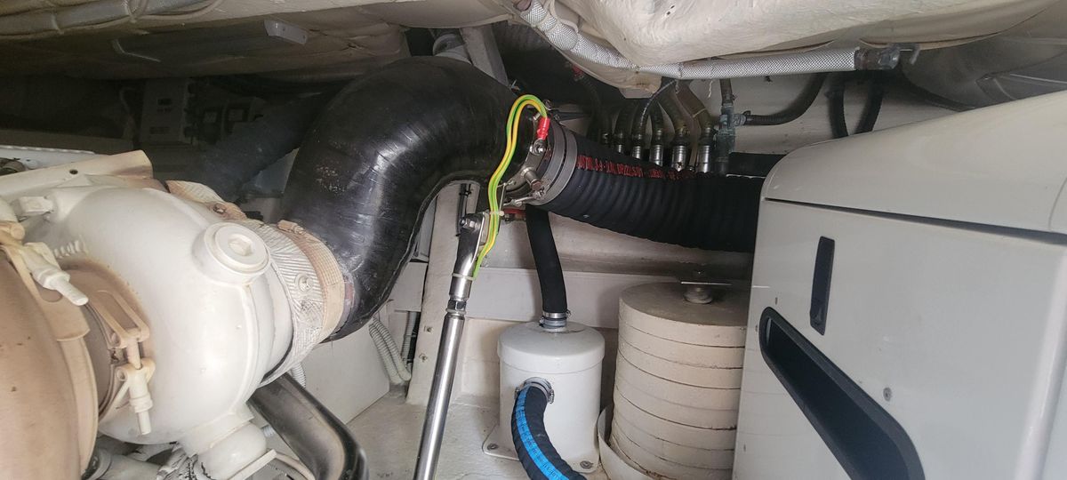 2009 Ferretti Yachts 47 