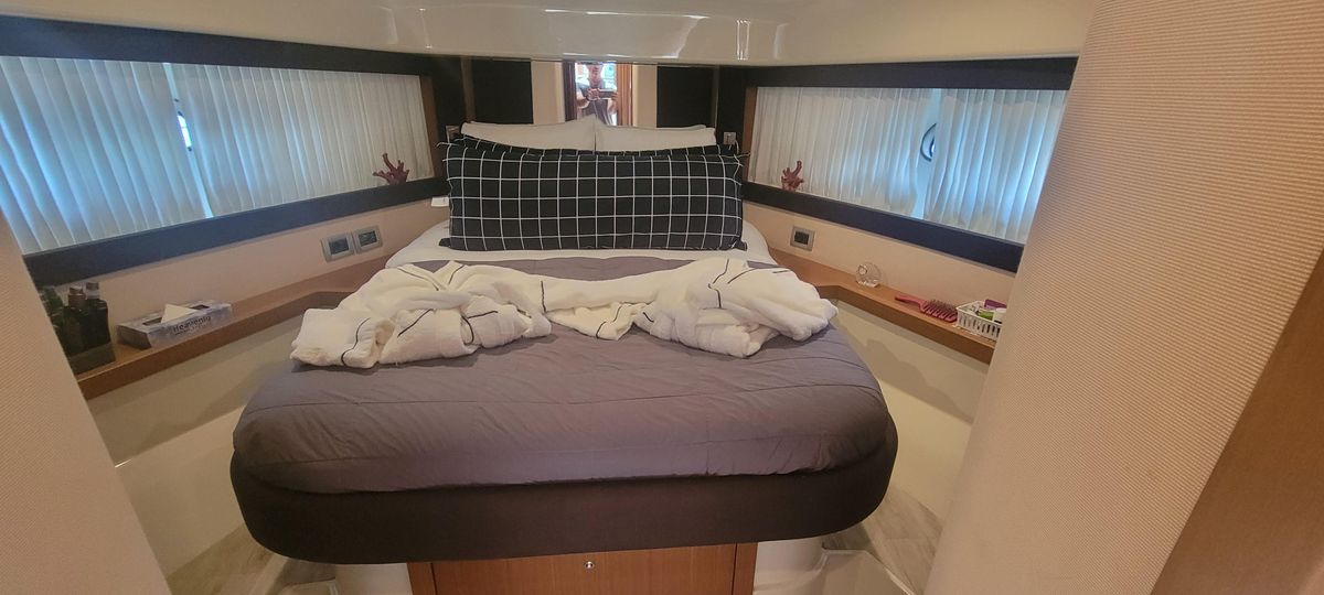 2009 Ferretti Yachts 47 