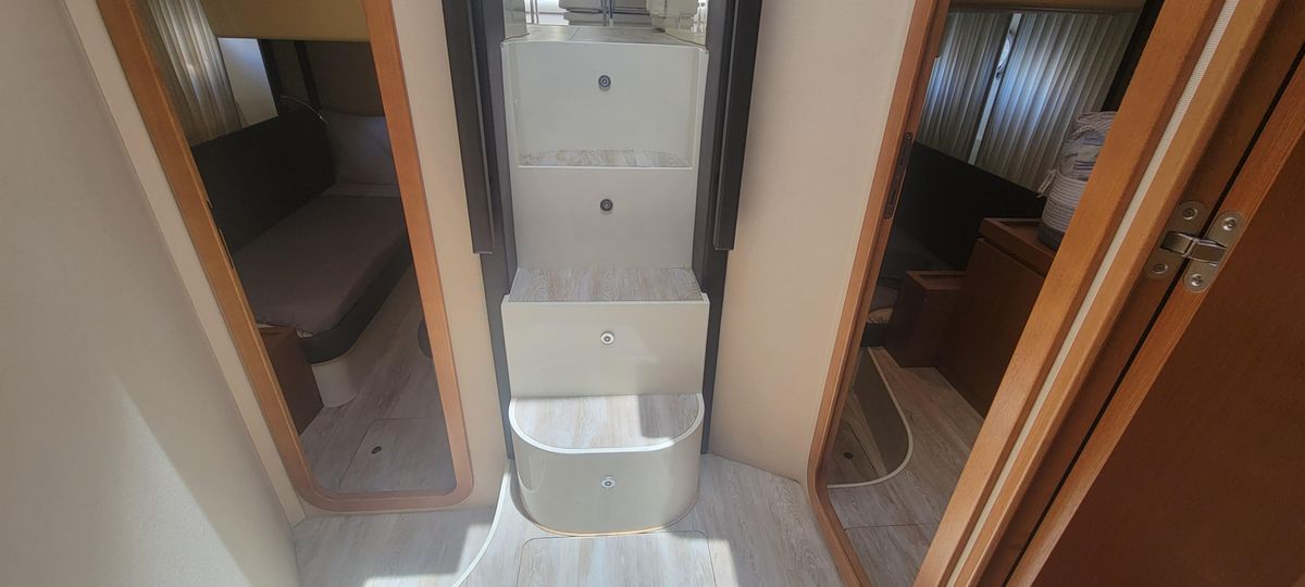 2009 Ferretti Yachts 47 