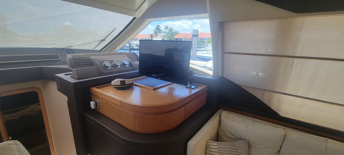 2009 Ferretti Yachts 47 