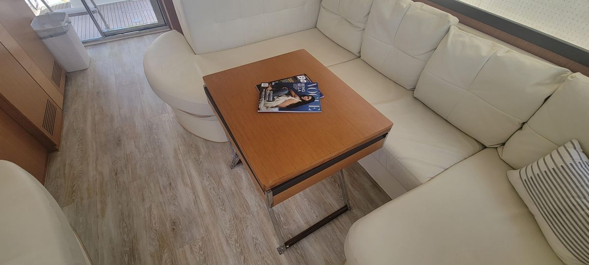 2009 Ferretti Yachts 47 