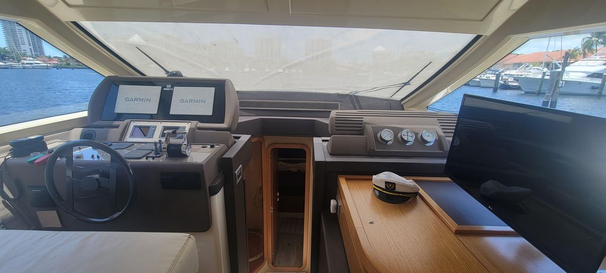 2009 Ferretti Yachts 47 