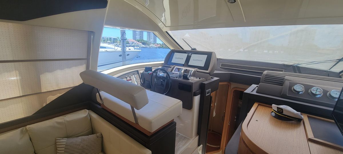 2009 Ferretti Yachts 47 