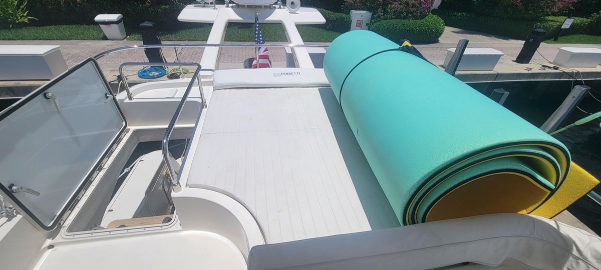 2009 Ferretti Yachts 47 