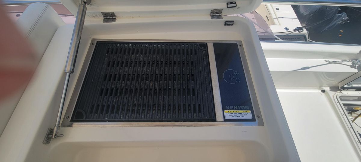 2009 Ferretti Yachts 47 