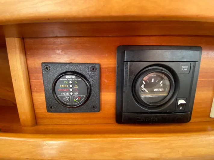  Yacht Photos Pics Control panel on 2017 Cutwater C-28 boat, featuring water level and system indicators.