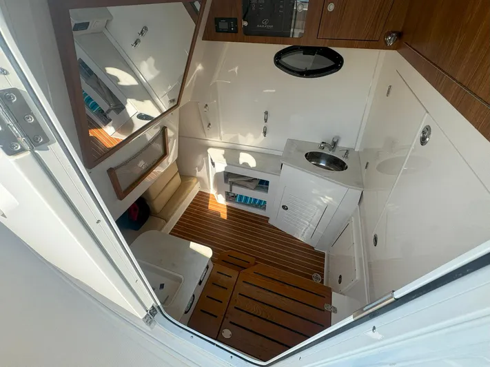 Reel Outlaw Yacht Photos Pics 