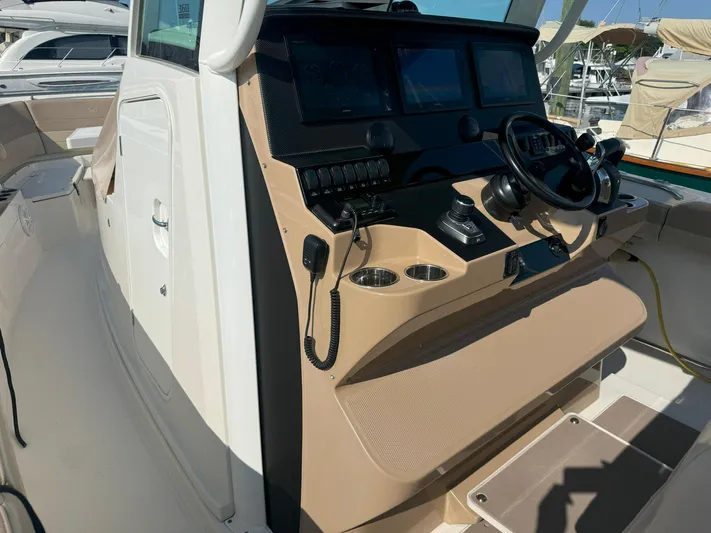 Reel Outlaw Yacht Photos Pics 