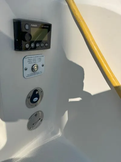 Reel Outlaw Yacht Photos Pics 