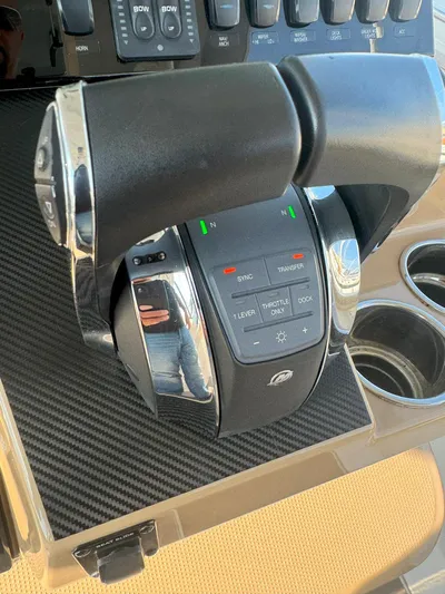 Reel Outlaw Yacht Photos Pics 