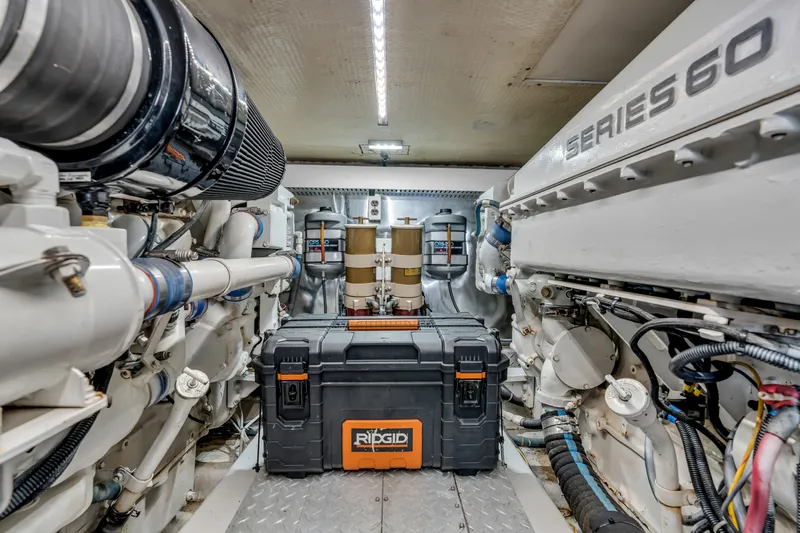 Live Wire Yacht Photos Pics 