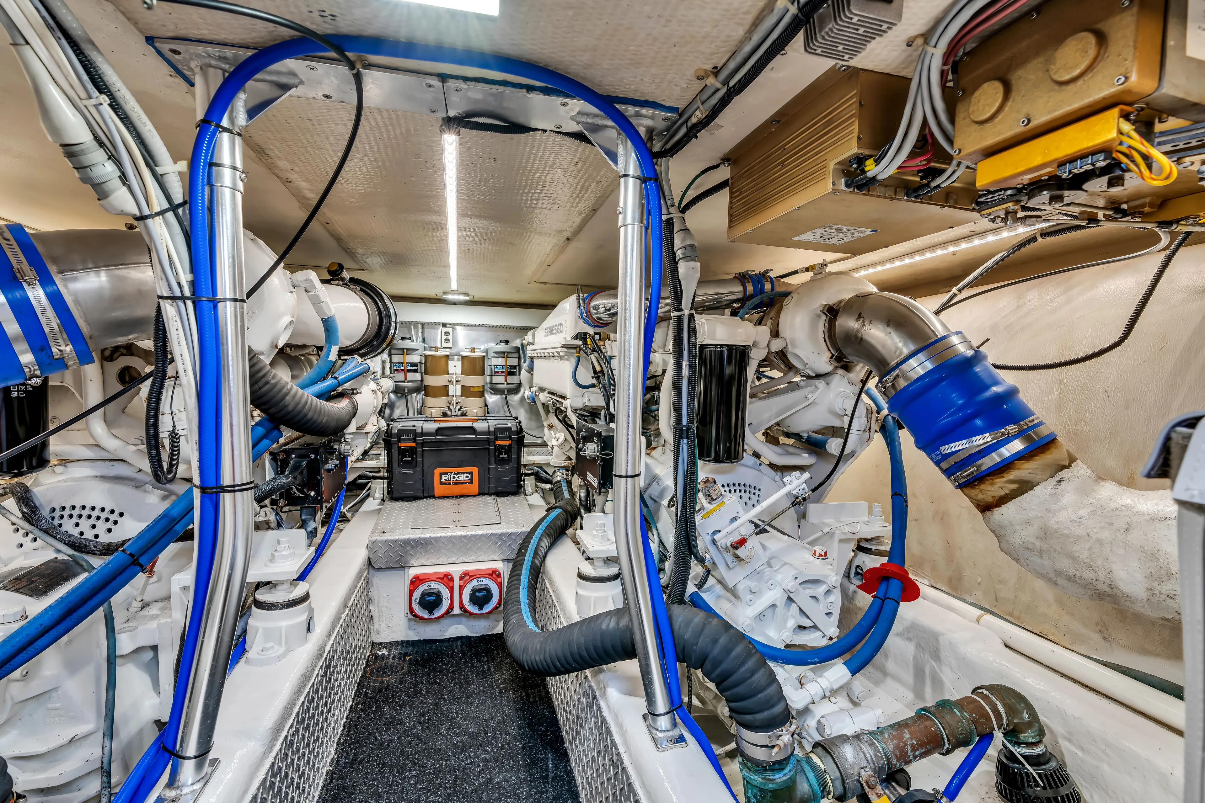 Live Wire Yacht Photos Pics 