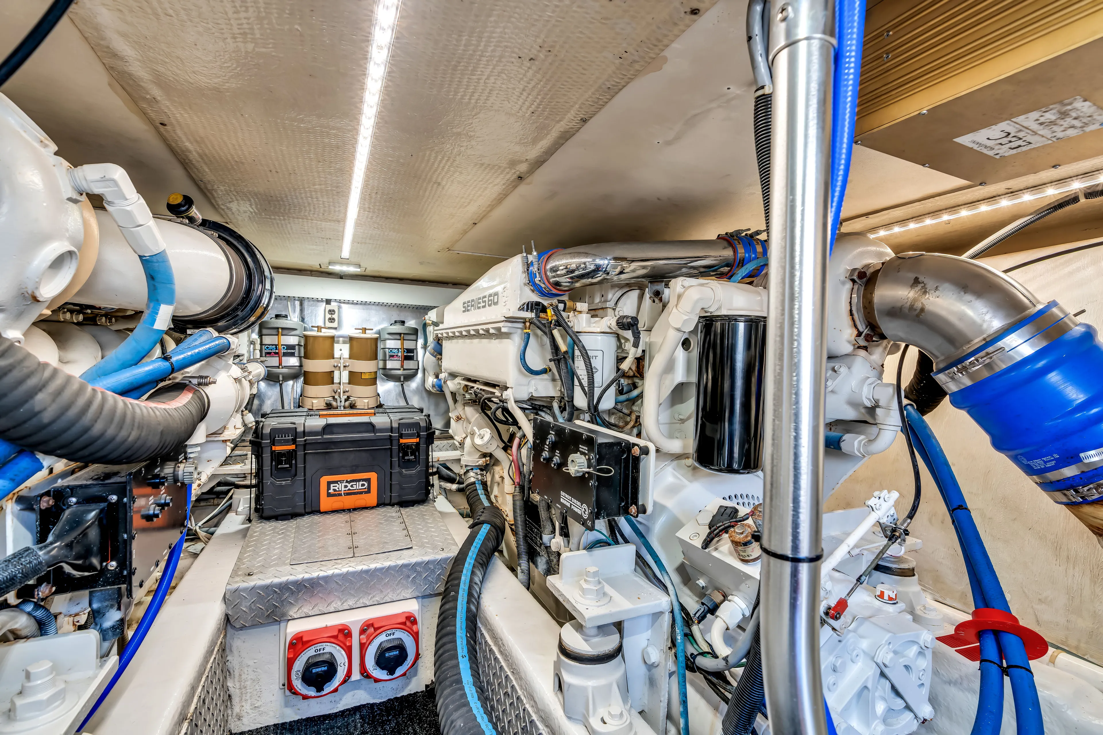 Live Wire Yacht Photos Pics 