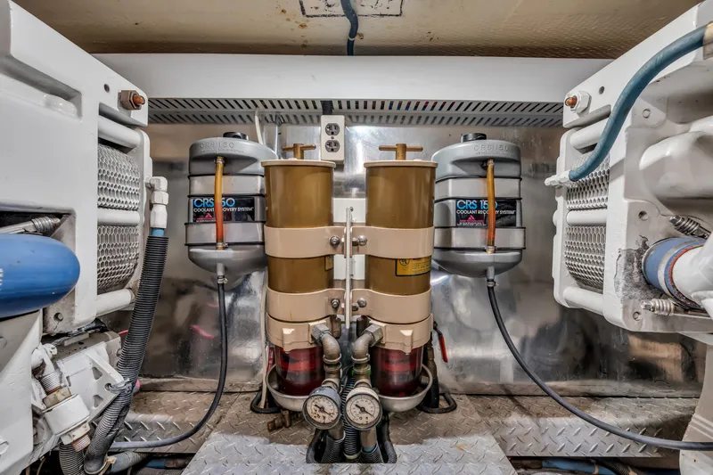 Live Wire Yacht Photos Pics 