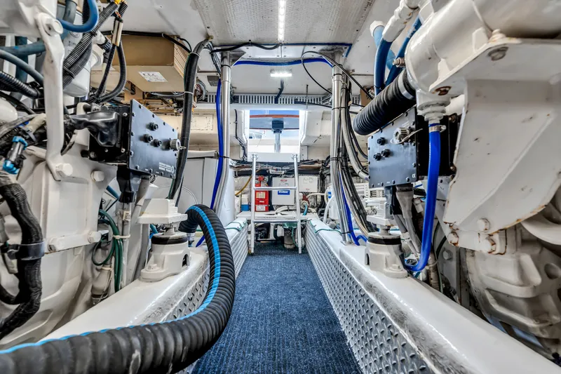 Live Wire Yacht Photos Pics 