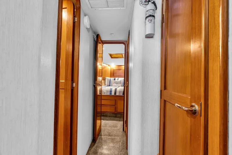 Live Wire Yacht Photos Pics 