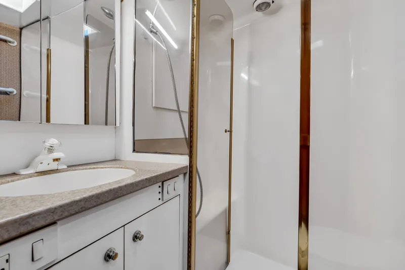 Live Wire Yacht Photos Pics 