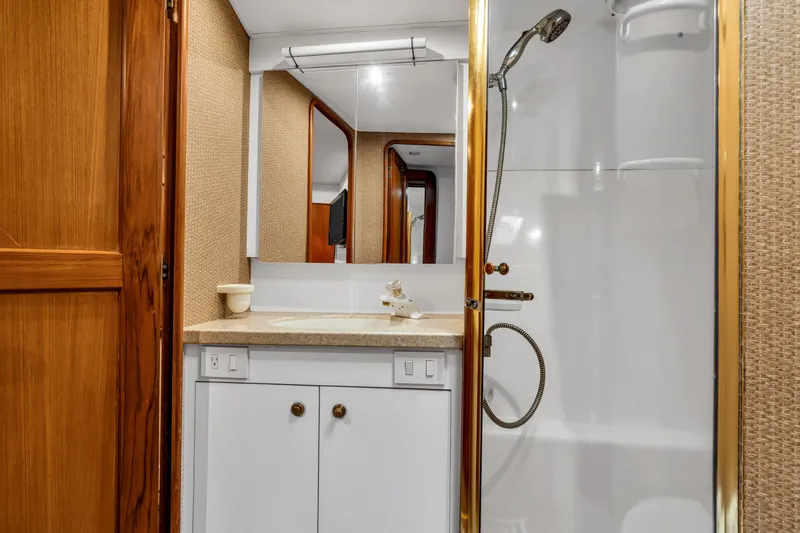 Live Wire Yacht Photos Pics 