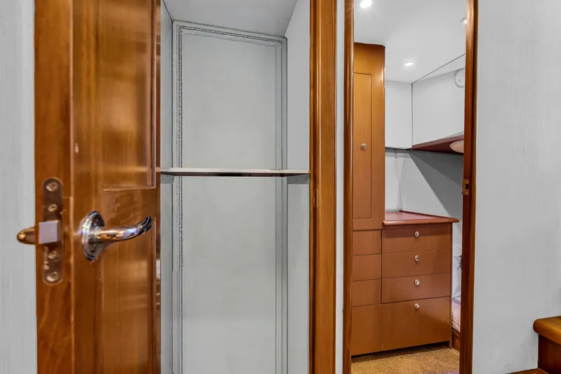 Live Wire Yacht Photos Pics 