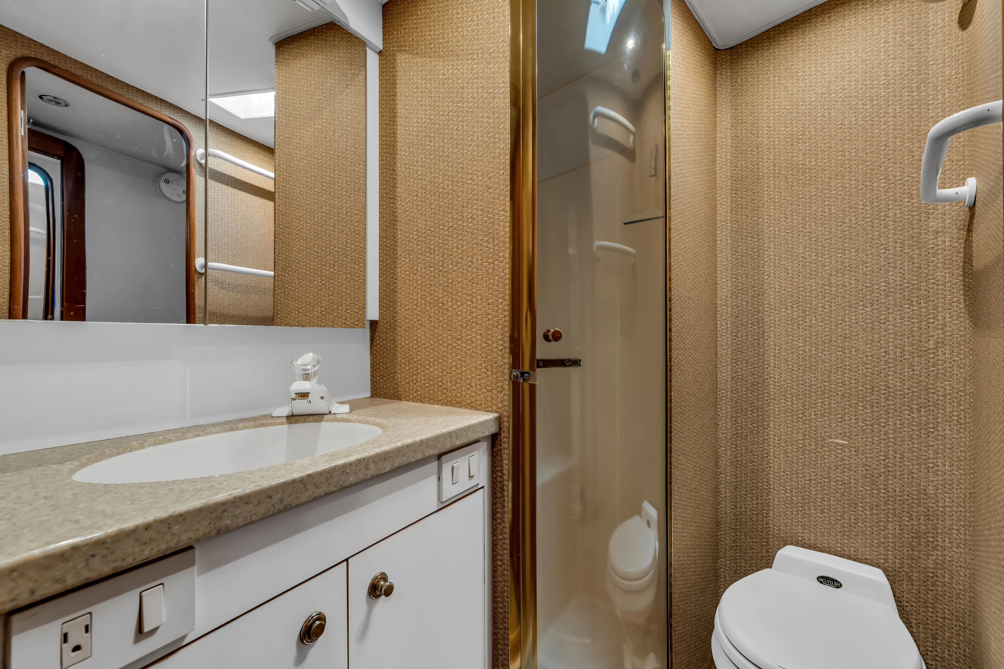 Live Wire Yacht Photos Pics 