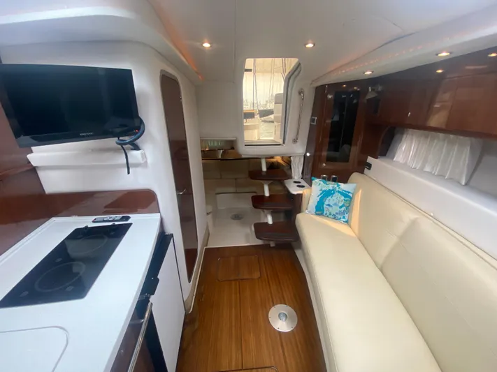 The Mint Yacht Photos Pics Interior of 2018 Four Winns 355 Vista yacht with modern amenities and elegant design.