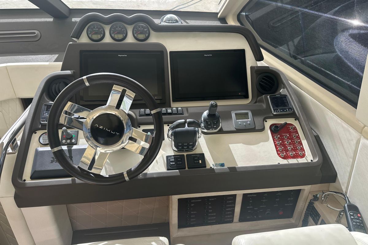 2015 Azimut 55 