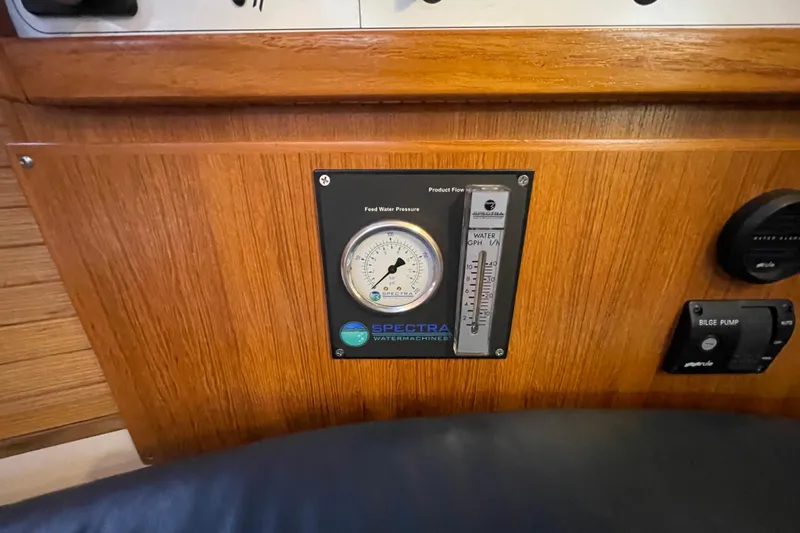 Buena Vida Yacht Photos Pics Control panel on a 2000 Catalina 42 MkII yacht with water pressure gauge.