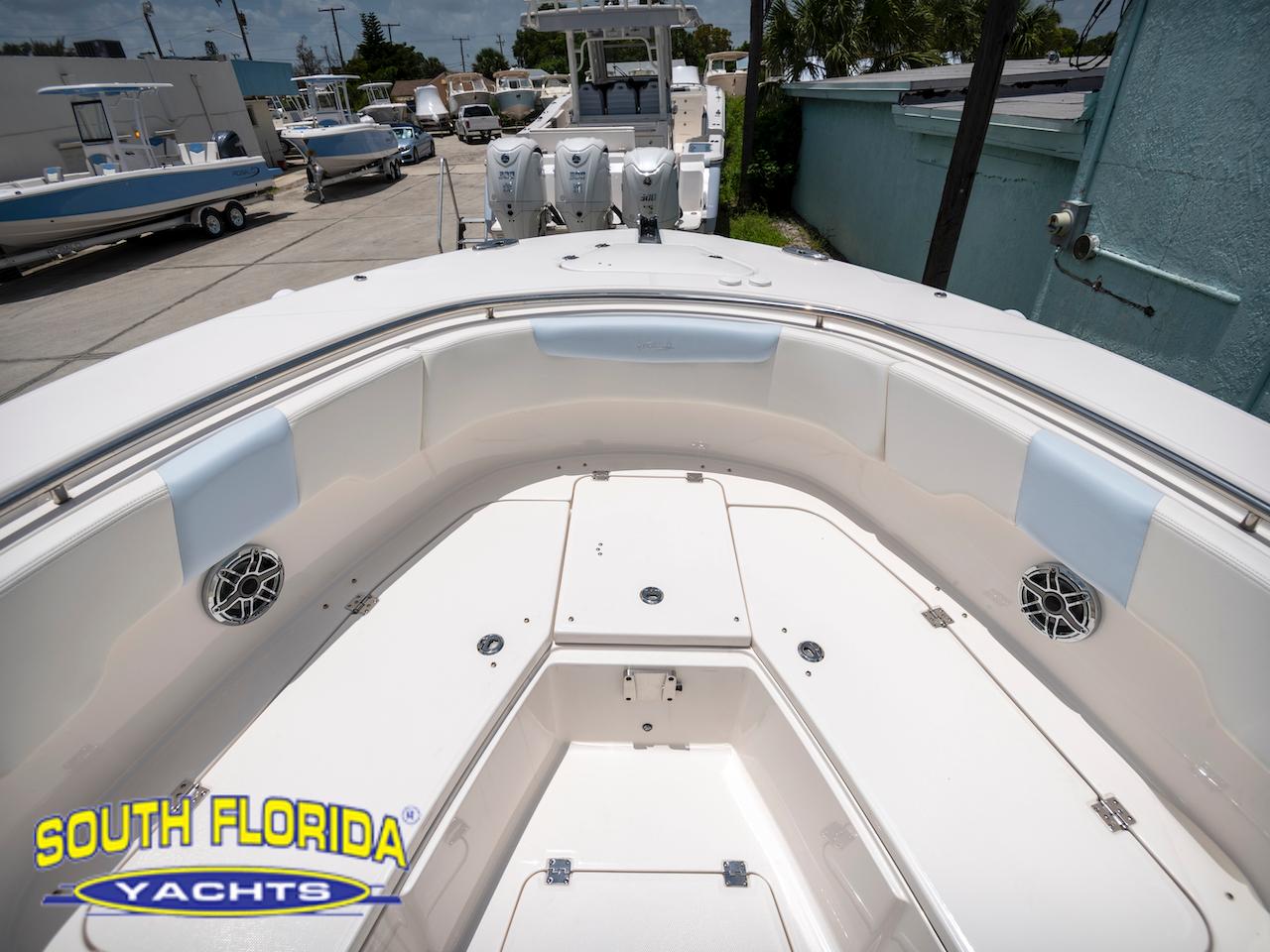 2023 Robalo R302 Center Console Center Console for sale - YachtWorld