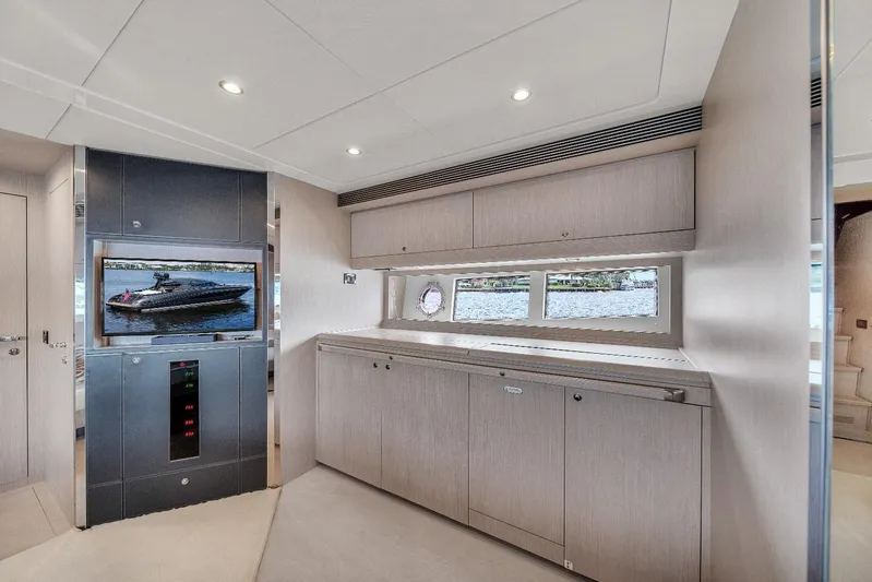 Joe Yacht Photos Pics 