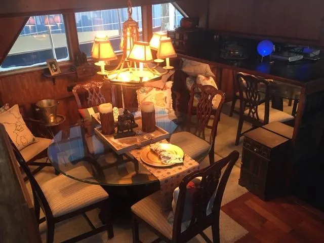 Laid Off Yacht Photos Pics 