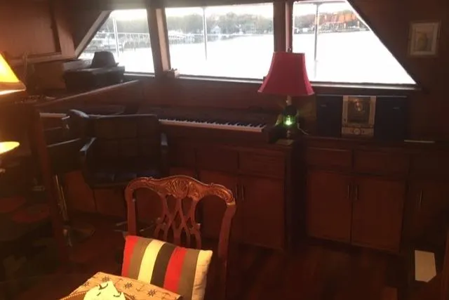 Laid Off Yacht Photos Pics 