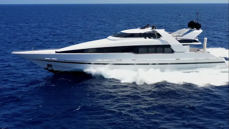 Entourage Yacht Photos Pics 
