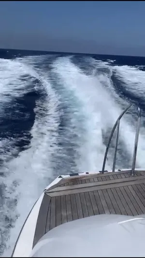 Entourage Yacht Photos Pics 