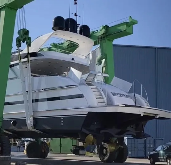 Entourage Yacht Photos Pics 