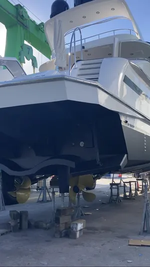 Entourage Yacht Photos Pics 