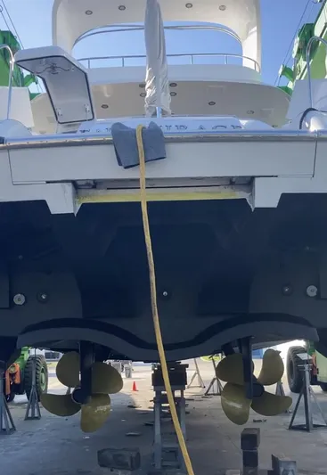 Entourage Yacht Photos Pics 